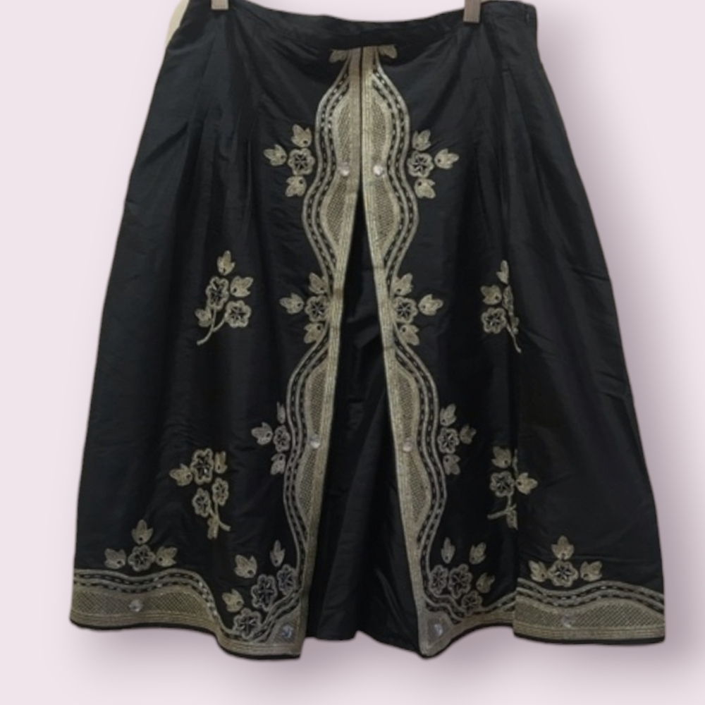☘️INC Silk Skirt With Gold Thread